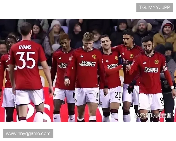 曼联整体失衡问题阶段性显现，个人表现突出未能缓解球队稳定性承压